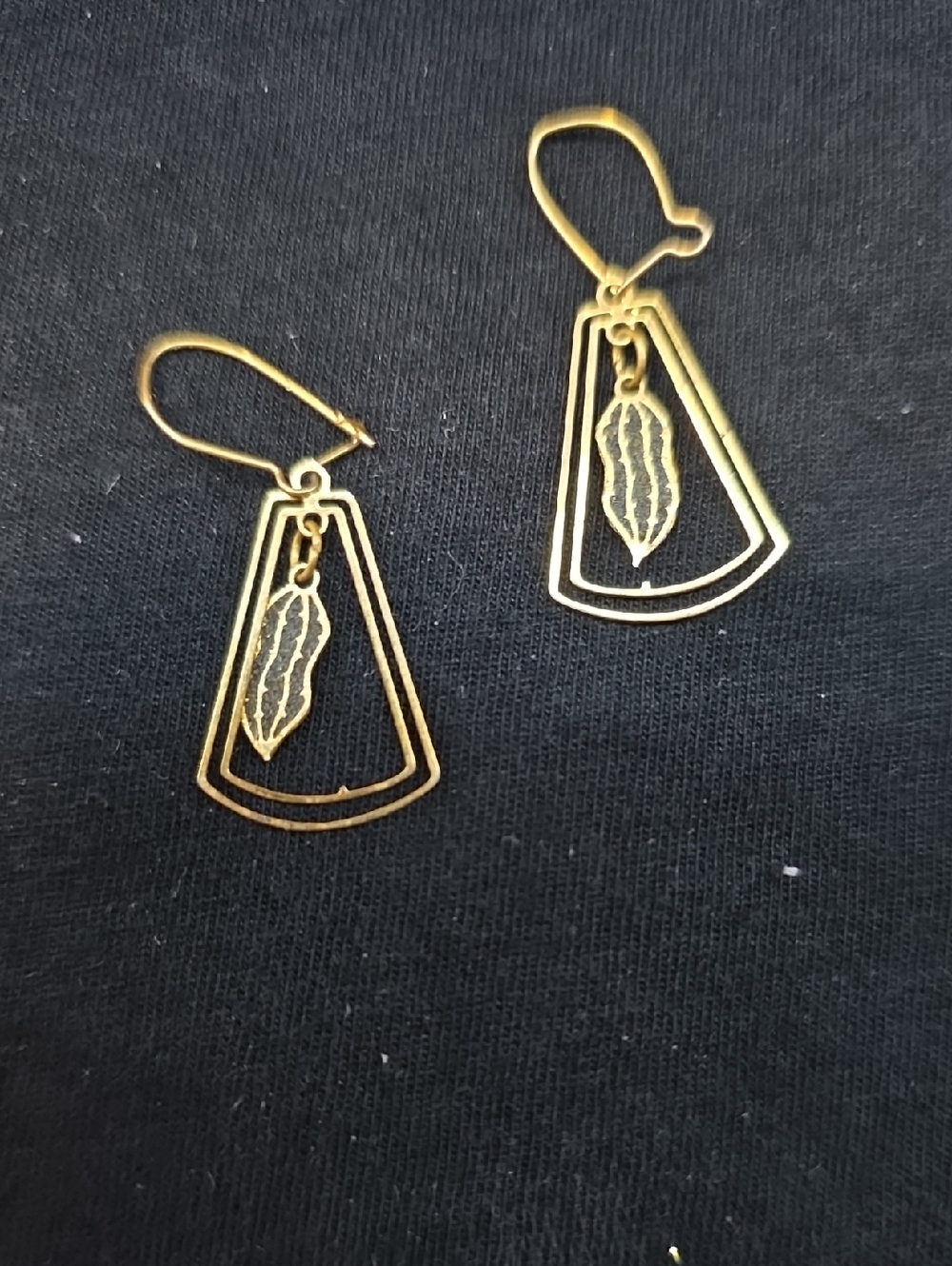 Vintage Beautiful Gold/Brass Peanut Drop Dangle Earrings - Women Jewelry